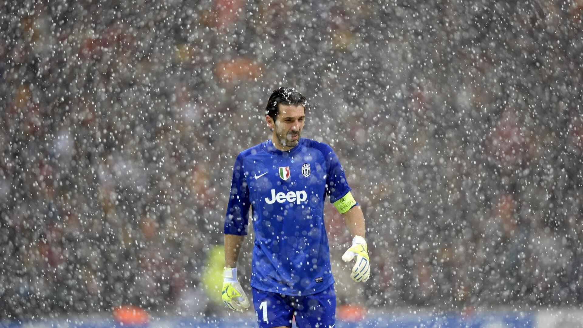 凤凰组合直落两局力克星驰组合，强势闯入马来西亚公开赛混双八强